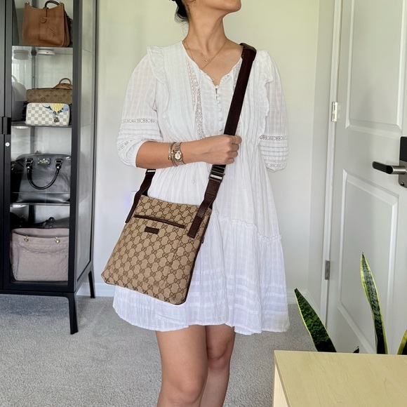🍓GUCCI GG Canvas Messenger Bag - Picture 2 of 13